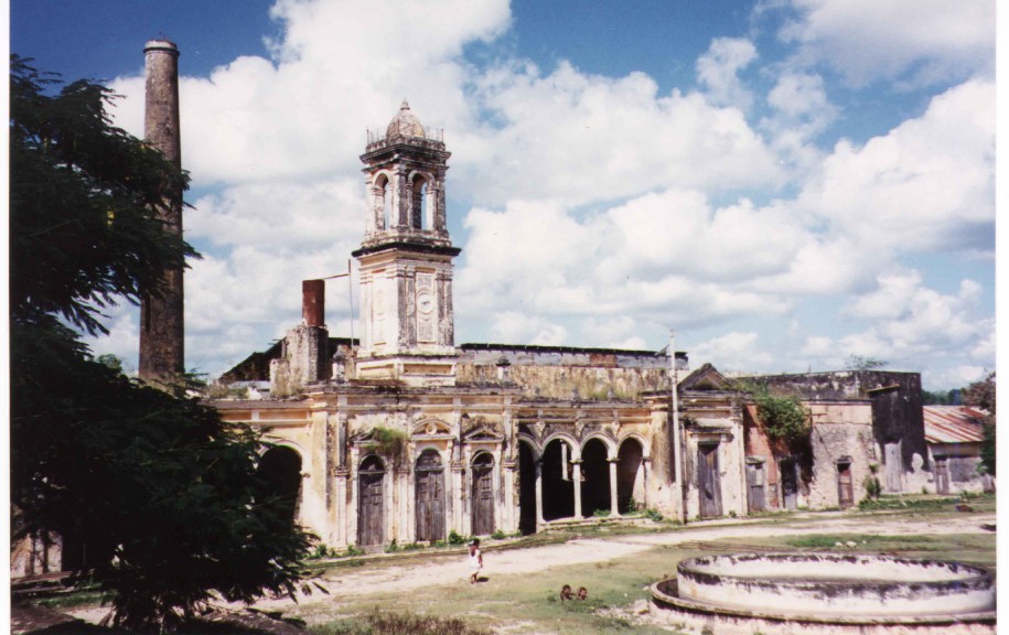 factory.JPG (135216 bytes)