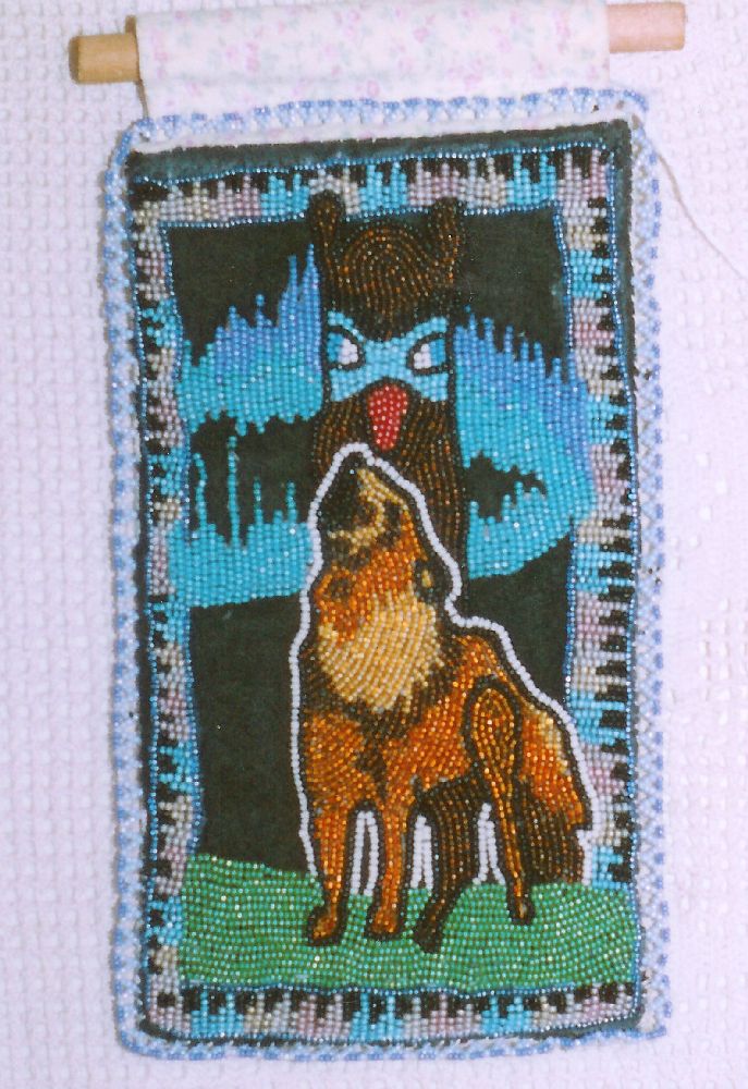 beaded_wolf_raven_totem_wall_plaque